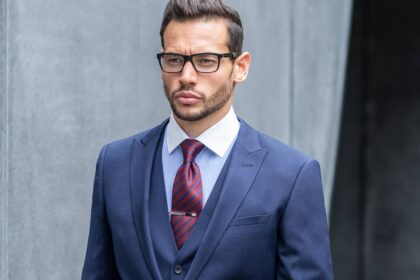 Pánsky oblek BANDI, model TAILORED FIT Belano - náhľad