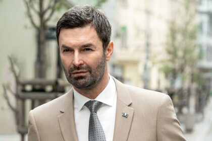 Pánsky oblek BANDI, model Laurenti