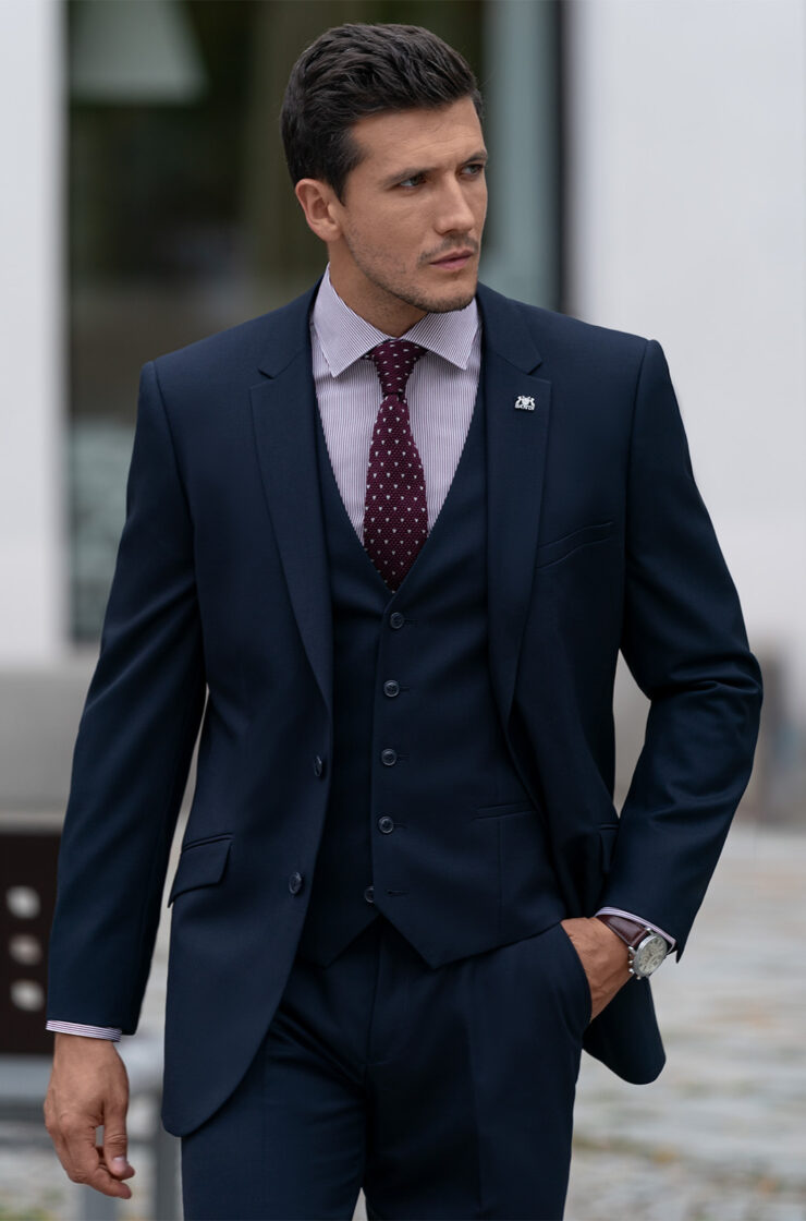 Dvojdielny pánsky oblek BANDI Barcone Marin s vestou – ukážka štýlového manažérskeho outfitu