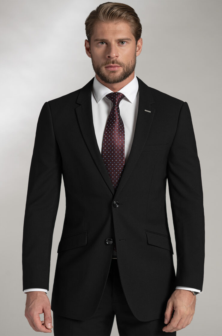 Pánsky oblek BANDI Noventi Nero v štýlovom outfite do zamestnania